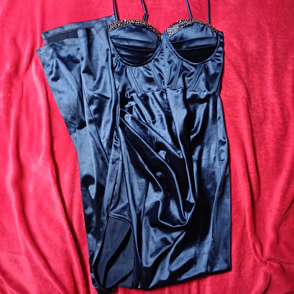 Elegant Navy Blue Satin Evening Gown